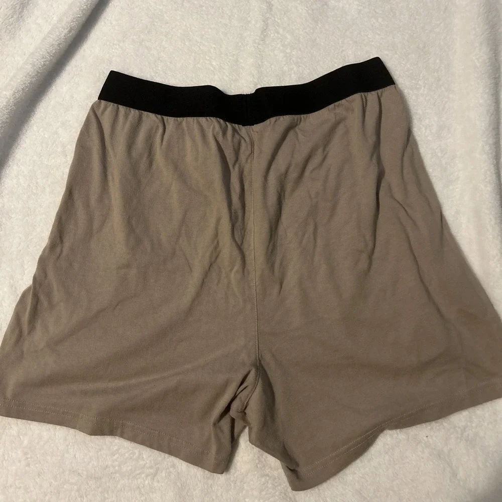 Fear of God Essentials Shorts Mens Large Beige Lounge Elastic